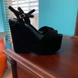 Steve Madden Suede Platform Wedges Size 8.5